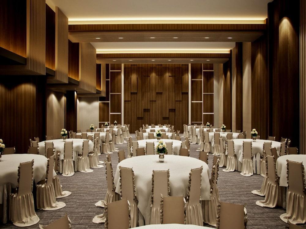 Aston Sidoarjo City Hotel & Conference Center Buitenkant foto