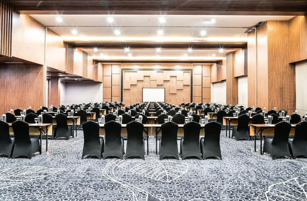 Aston Sidoarjo City Hotel & Conference Center Buitenkant foto