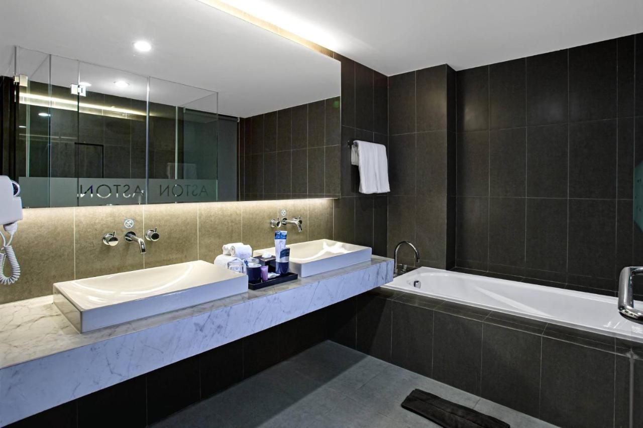 Aston Sidoarjo City Hotel & Conference Center Buitenkant foto