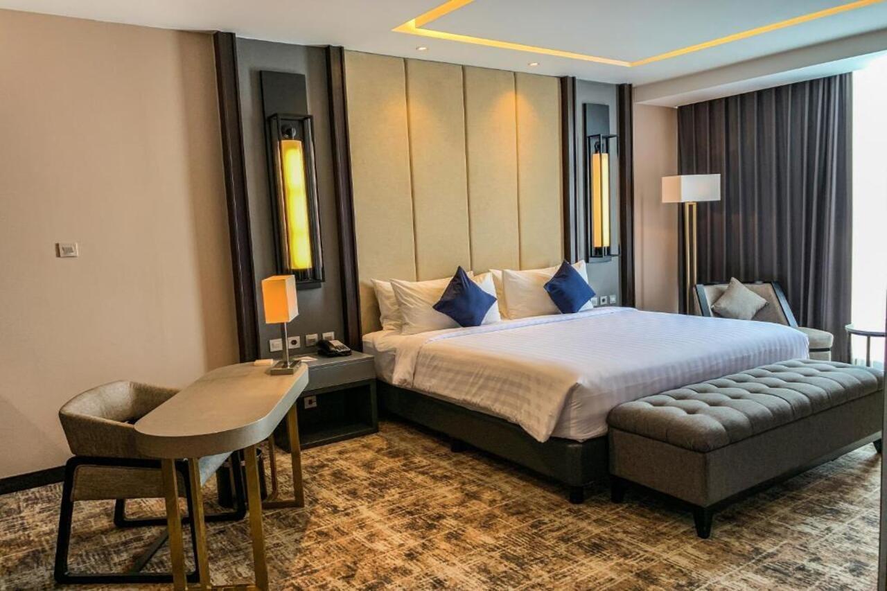 Aston Sidoarjo City Hotel & Conference Center Buitenkant foto