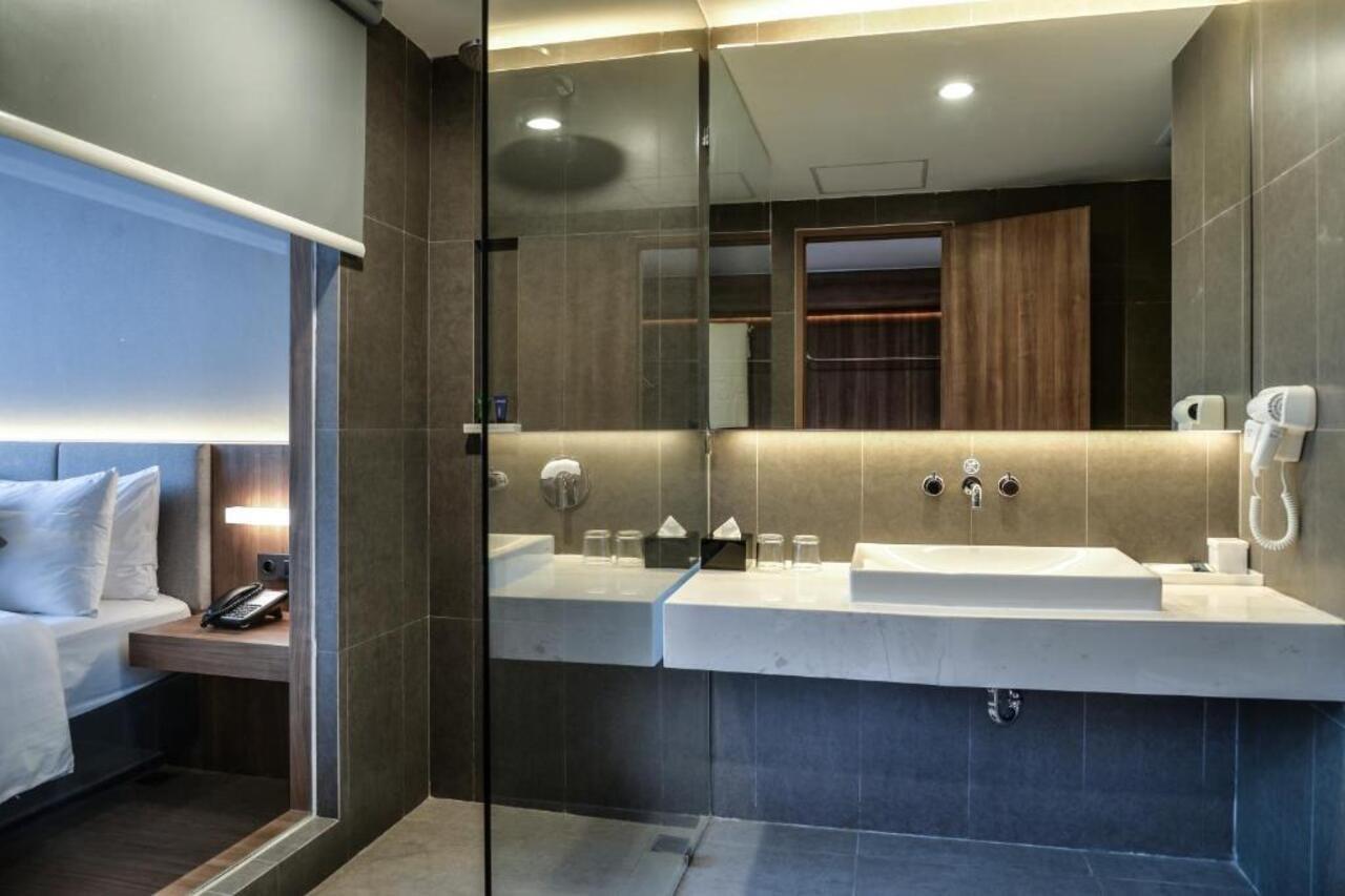 Aston Sidoarjo City Hotel & Conference Center Buitenkant foto