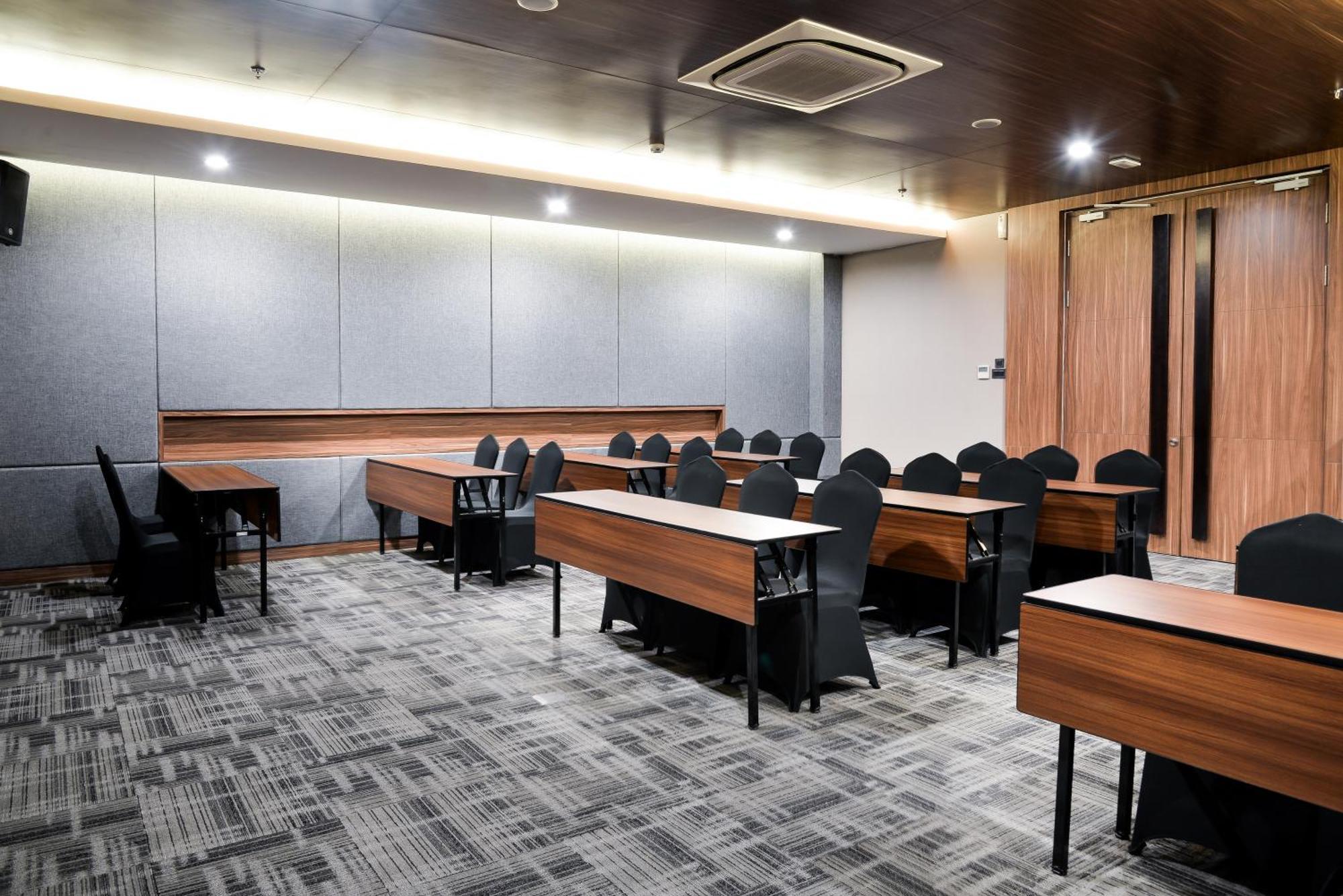 Aston Sidoarjo City Hotel & Conference Center Buitenkant foto